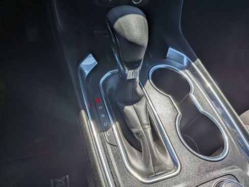 Used 2022 Chevrolet Traverse LT FWD image 16