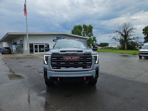 Used 2025 GMC Sierra 2500 AT4 w/ AT4 Premium Plus Package AWD/4WD image 3