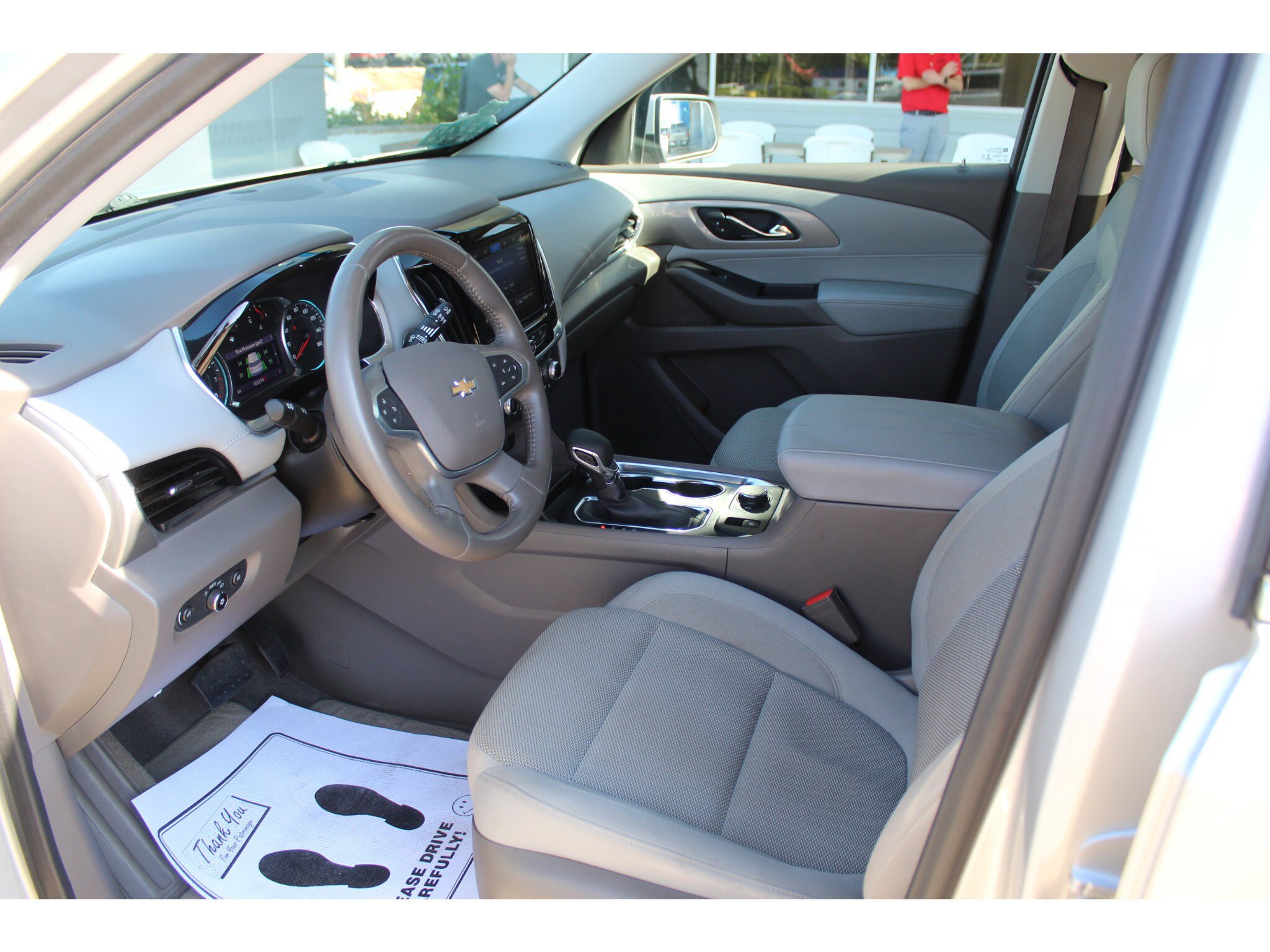 Used 2021 Chevrolet Traverse LT FWD image 9