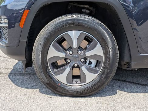 Used 2023 Jeep Grand Cherokee 4WD 4xe image 33