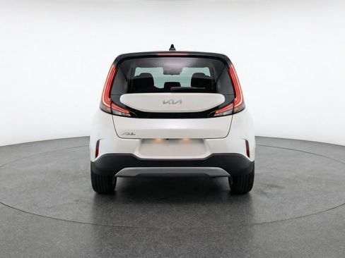 Used 2025 Kia Soul LX w/ LX Technology Package FWD image 7