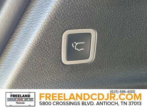 New 2026 Chrysler Pacifica Select image 13