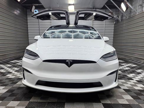 Used 2022 Tesla Model X AWD/4WD image 3