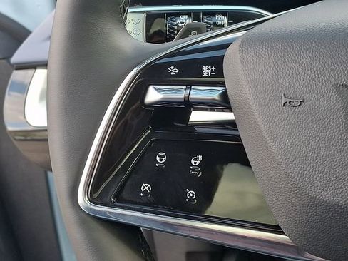 Used 2025 Cadillac Optiq Sport 2 AWD/4WD image 6