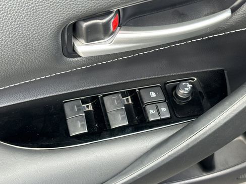 Used 2025 Toyota Corolla SE w/ SE Package FWD image 14