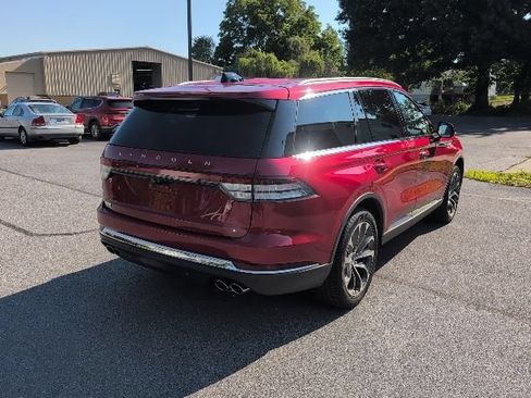 Used 2025 Lincoln Aviator AWD w/ Equipment Group 101A image 8