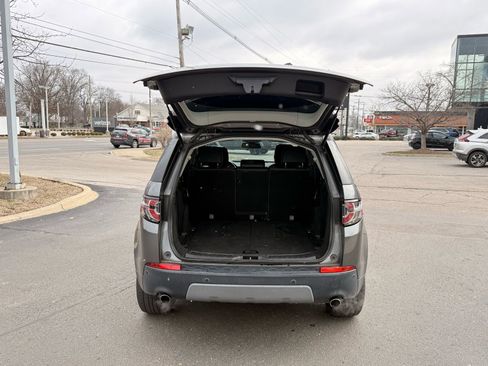 Used 2016 Land Rover Discovery Sport SE image 22