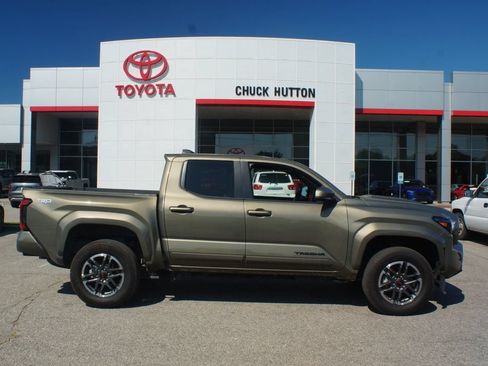 Used 2025 Toyota Tacoma SR5 RWD image 1