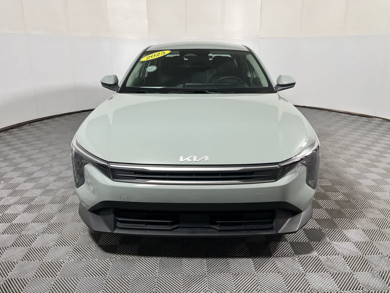Used 2025 Kia K4 FWD image 3