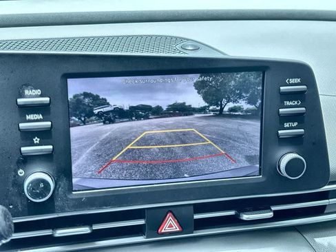 Used 2023 Hyundai Elantra SEL FWD image 19