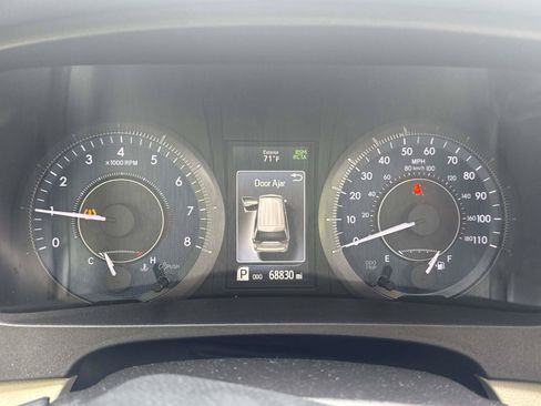 Used 2019 Toyota Sienna XLE w/ XLE Navigation Package FWD image 26