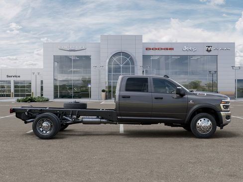New 2026 RAM 4500 Tradesman w/ Chrome Appearance Group AWD/4WD image 21