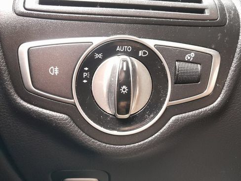 Used 2017 Mercedes-Benz GLC 300 4MATIC image 9