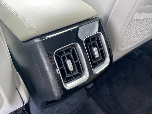 Certified 2022 Kia Sorento S FWD image 25