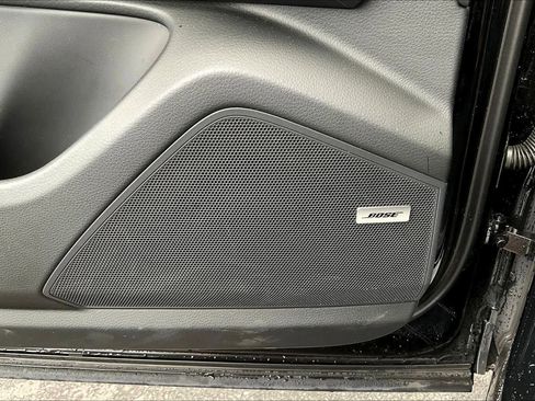 Used 2023 Porsche Cayenne Coupe image 33