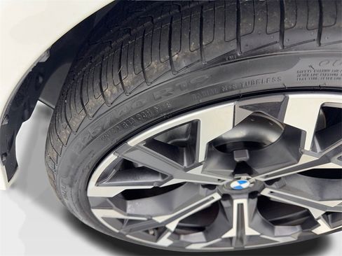 Used 2025 BMW 330i xDrive Sedan w/ Premium Package image 82