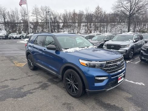 Used 2020 Ford Explorer XLT w/ Equipment Group 202A image 11