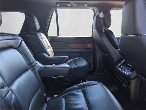 Used 2021 Lincoln Navigator Reserve image 21