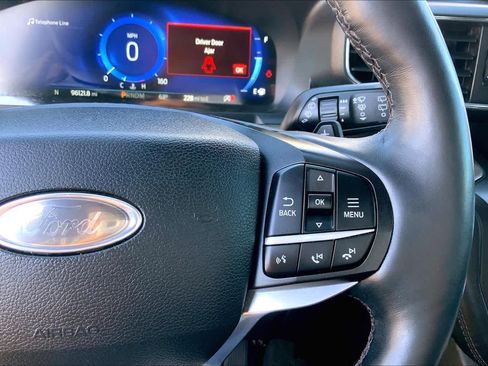 Used 2020 Ford Explorer Platinum w/ Premium Technology Package image 48