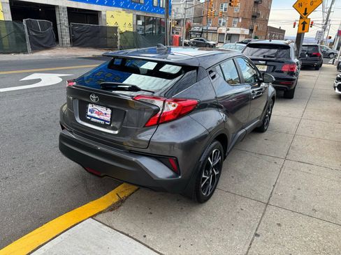 Used 2018 Toyota C-HR XLE image 7