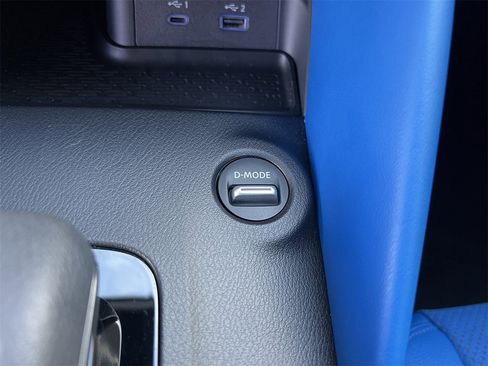 Certified 2024 Nissan Z Performance w/ Floor Mat Package image 19