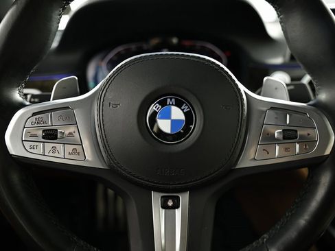 Used 2022 BMW 740i w/ M Sport Package image 33