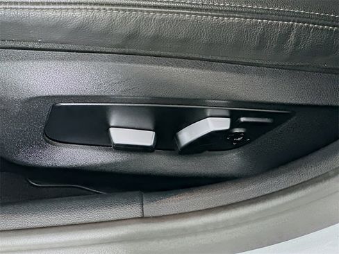 Used 2021 BMW 530i w/ Convenience Package image 22