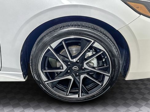 Used 2024 Nissan Sentra SR w/ SR Premium Package image 32