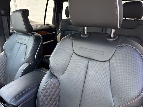 Used 2024 Jeep Grand Cherokee Summit AWD/4WD image 14