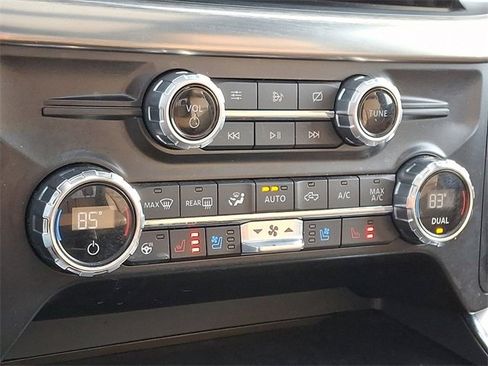 Used 2021 Ford F150 Lariat w/ Equipment Group 502A High image 19