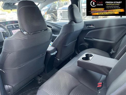 Used 2020 Toyota Prius Prime LE image 27