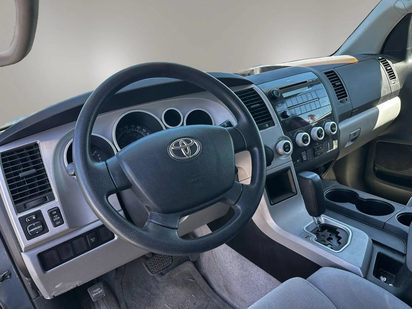 Used 2008 Toyota Sequoia SR5 RWD image 10