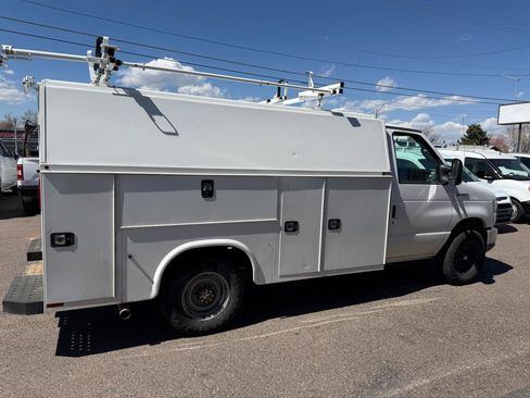 Used 2019 Ford E-350 and Econoline 350 Super Duty w/ Power Windows & Locks Group image 10