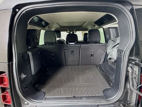Certified 2022 Land Rover Defender 110 SE image 28