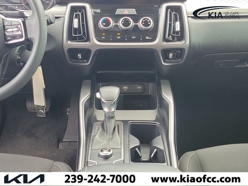 Certified 2023 Kia Sorento LX FWD image 19