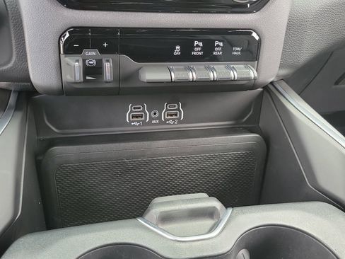 Certified 2025 RAM 1500 Big Horn AWD/4WD image 30