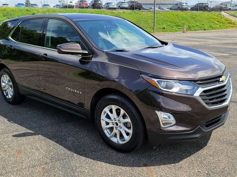 Used 2020 Chevrolet Equinox LT w/ Driver Convenience Package FWD image 16