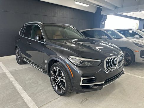 Used 2022 BMW X5 sDrive40i w/ Premium Package RWD image 4