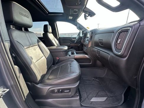 Used 2019 Chevrolet Silverado 1500 High Country w/ Technology Package image 32