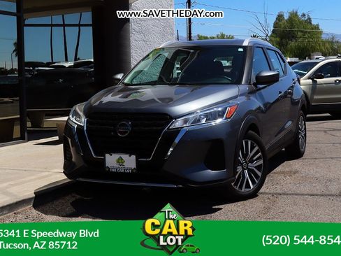 Used 2021 Nissan Kicks SV FWD image 1