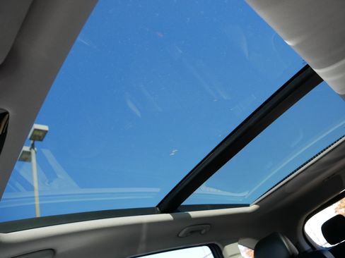 Certified 2022 Kia Sorento X-Line EX image 32