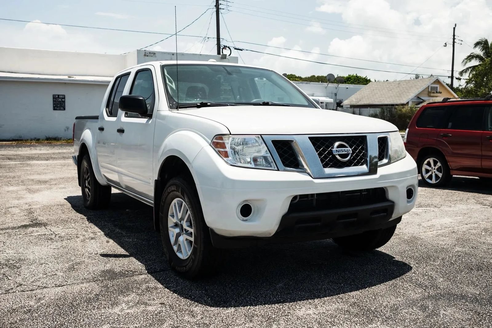 Used 2018 Nissan Frontier SV RWD image 1