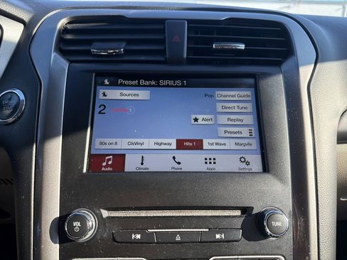 Used 2017 Ford Fusion Energi SE image 24