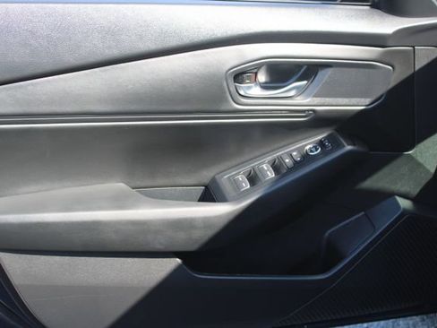 Used 2025 Honda Accord SE image 9