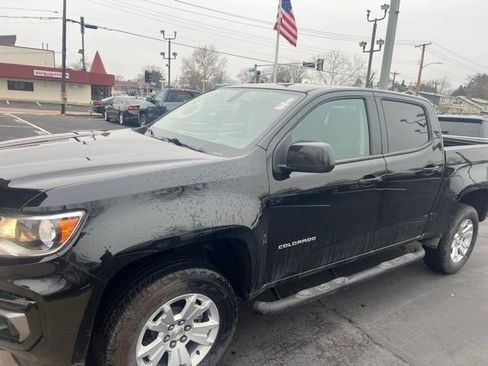 Used 2022 Chevrolet Colorado LT w/ LT Convenience Package image 6