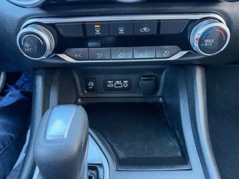 Used 2025 Nissan Sentra SV FWD image 21