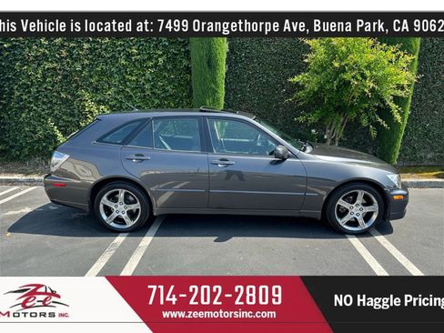 Used 2004 Lexus IS 300 IS 300 SportCross Hatchback 4D image 4