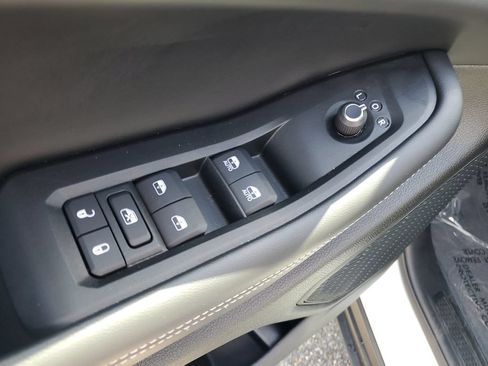 Used 2025 Jeep Grand Cherokee Laredo X w/ Luxury Tech Group I AWD/4WD image 9