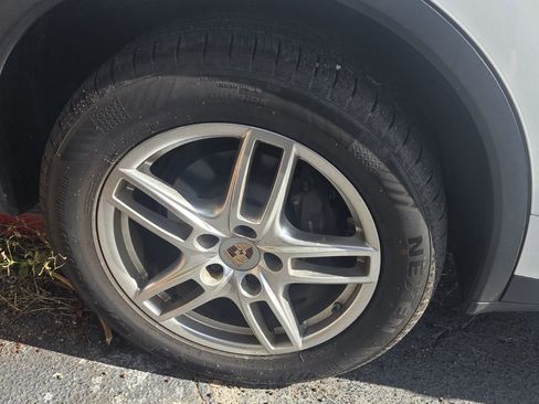 Used 2014 Porsche Cayenne image 6