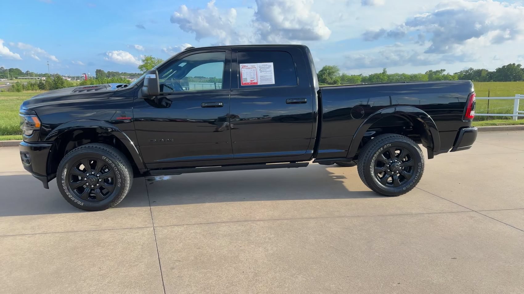 Used 2024 RAM 2500 Limited AWD/4WD image 4